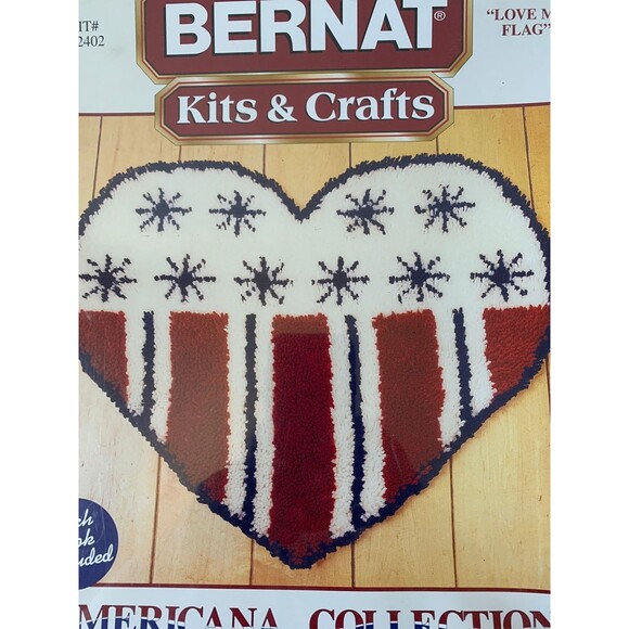 BERNAT Love My Flag Americana Collection Latch Hook Rug Kit 28" x 23" NIB 422402 - Picture 2 of 4
